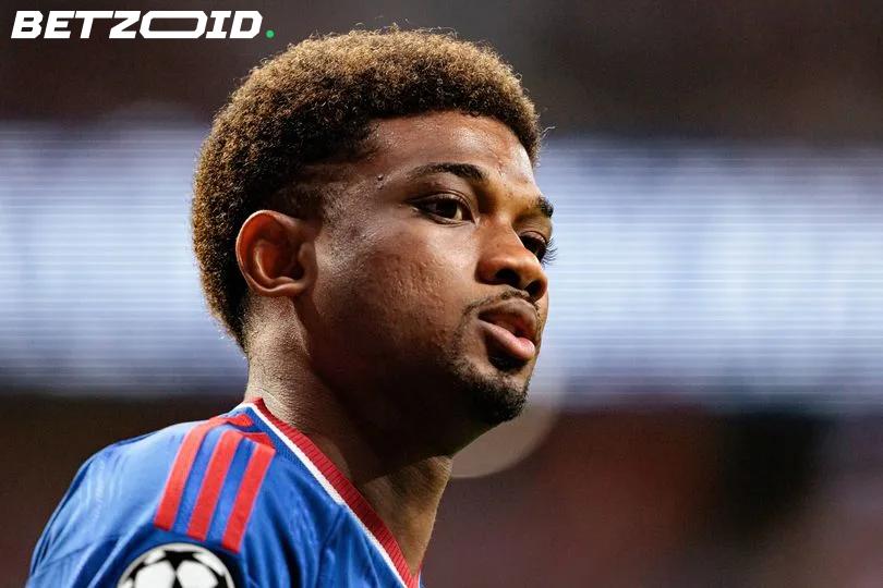 Carrick Backs Martínez and Explains Amad's Social Media Outburst After Atlético Defeat.
