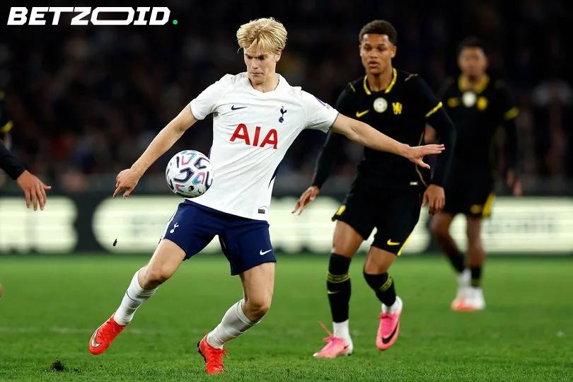 De Zerbi Is Publicly Backing Bergvall — But Spurs' Midfield Reality Tells a Different Story.