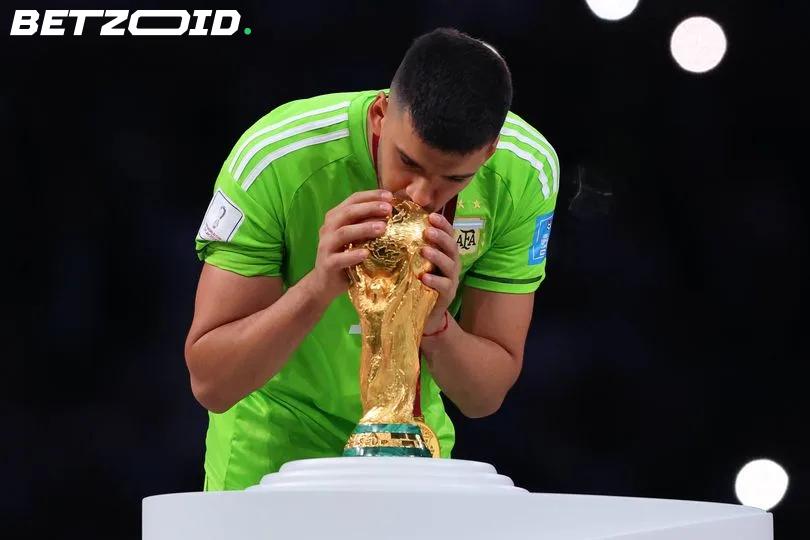 Gerónimo Rulli Returns to Man City — The Keeper Who Scored Against United to Win a European Final.