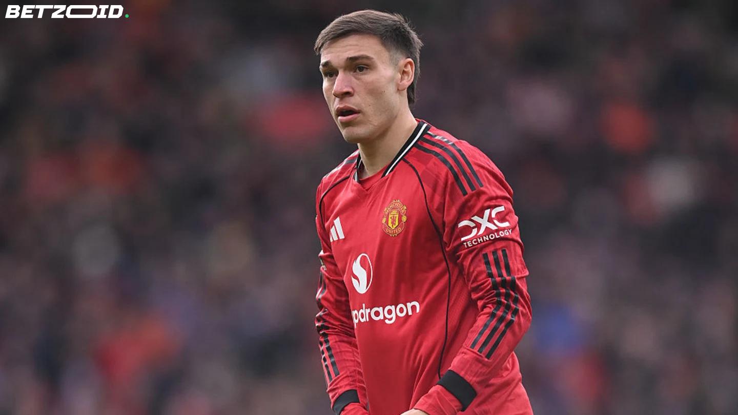 Man Utd's Contingency Plan: Shea Charles Could Fill the Ugarte Gap.