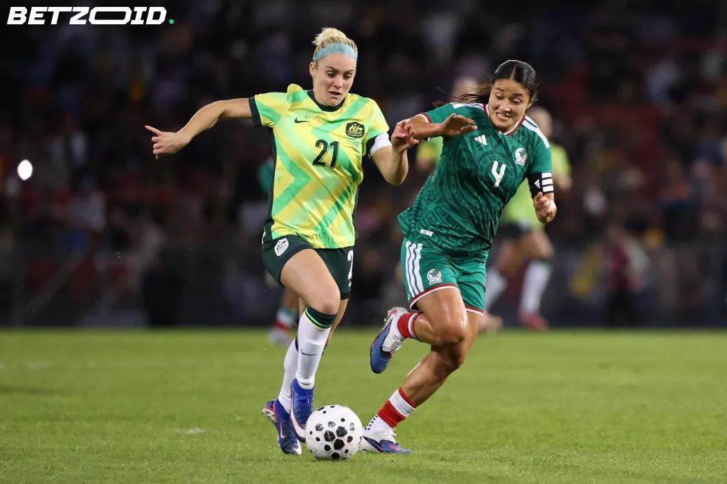 Rebeca Bernal Brings 78 Caps and a Challenge Cup Winners' Medal to Manchester United.
