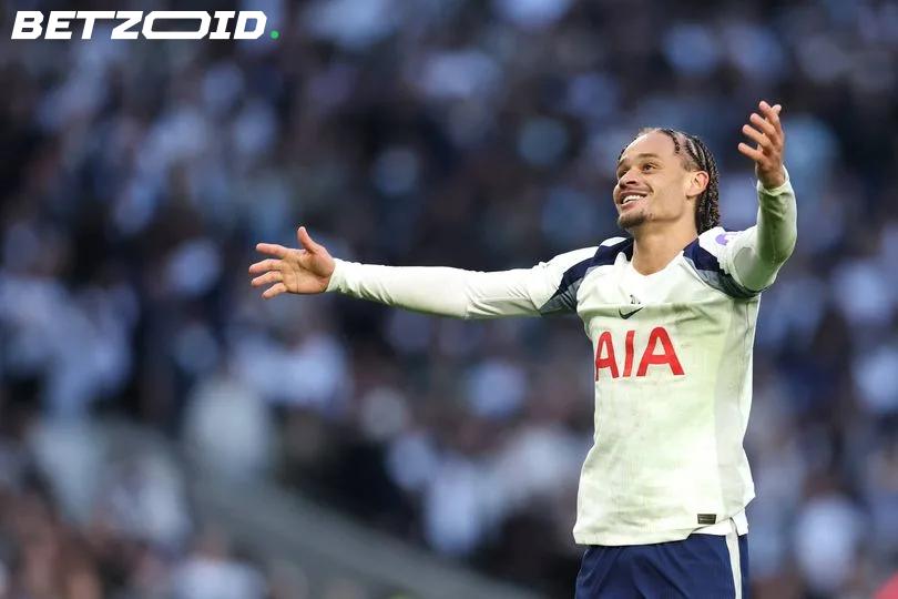 Xavi Simons Takes His ACL Rehab to America — and Spurs Fans Are Watching Closely.